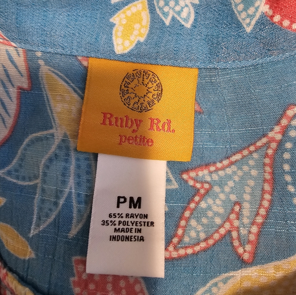 Ruby Rd Floral Button Down Blouse sz PM - Picture 3 of 4